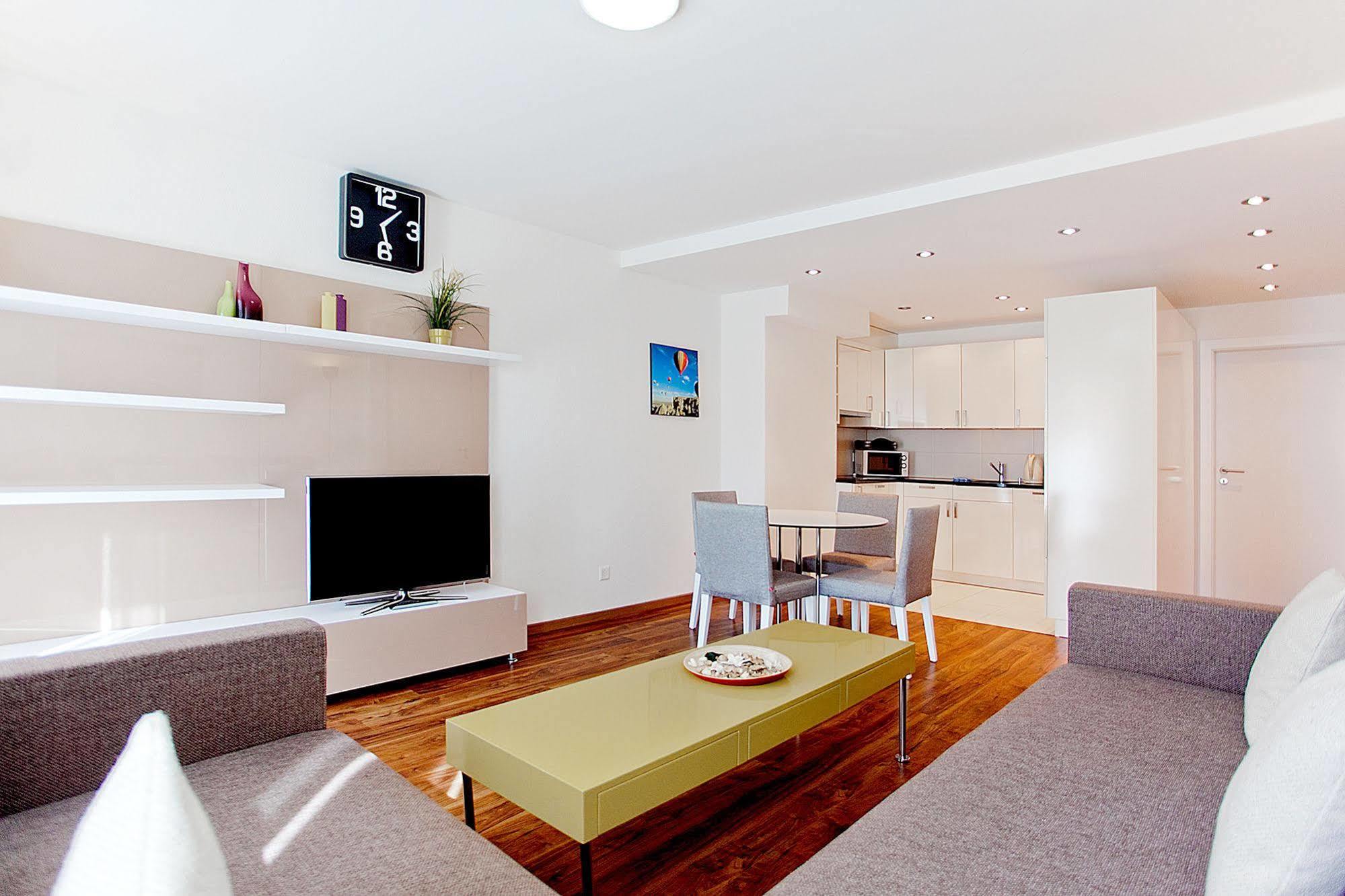 Premium Apartments By Livingdowntown Zurich Exterior photo